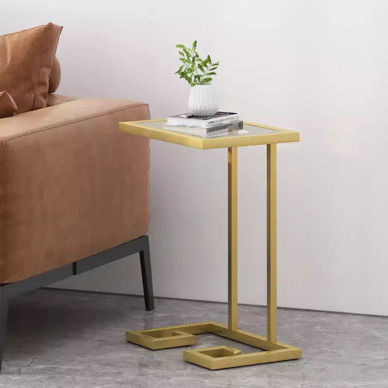 Table d'appoint en C Glamour Contemporain Doré - : Table d'appoint élégante, Plateau en verre trempé, Cadre en fer